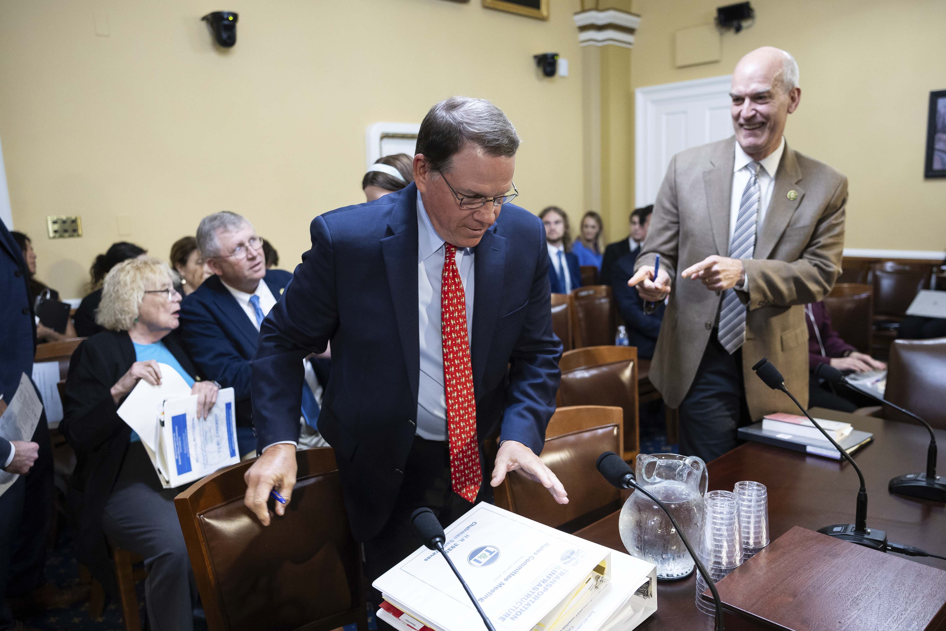 Reps. Sam Graves (R-Mo.) and Rick Larsen (D-Wash.).